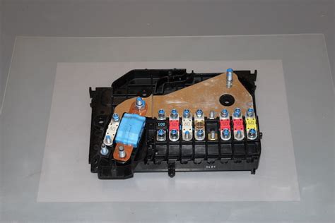 Ford battery fuse panel